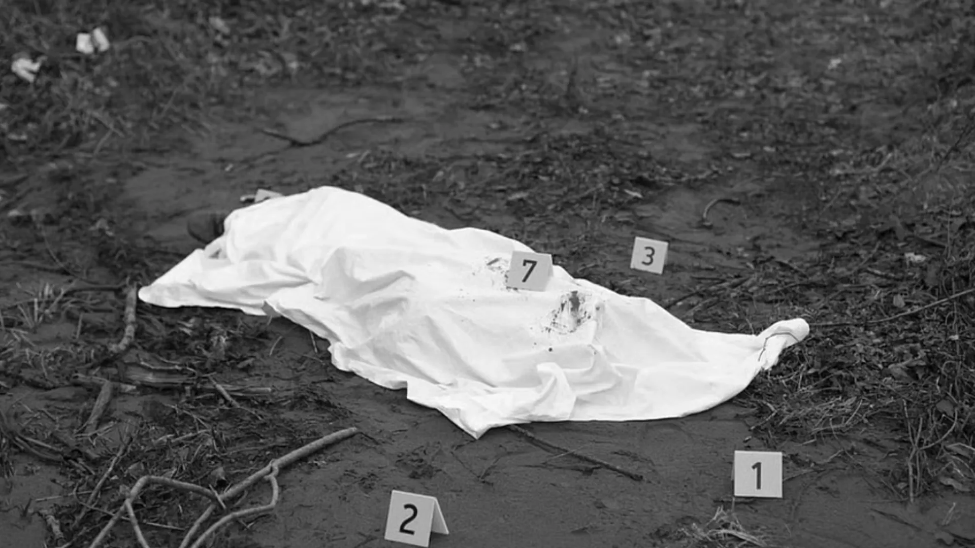  Beheaded, naked body of woman found floating in drain in Noida’s posh area 