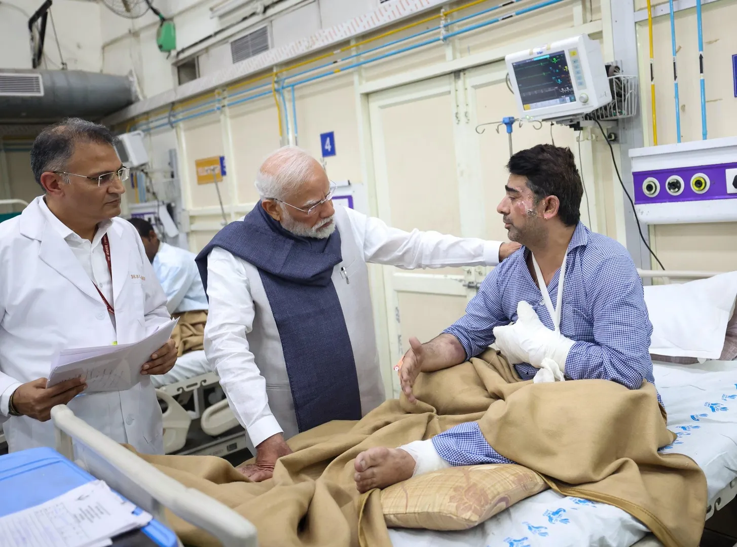  PM Modi meets Red Fort blast victims after returning from Bhutan 