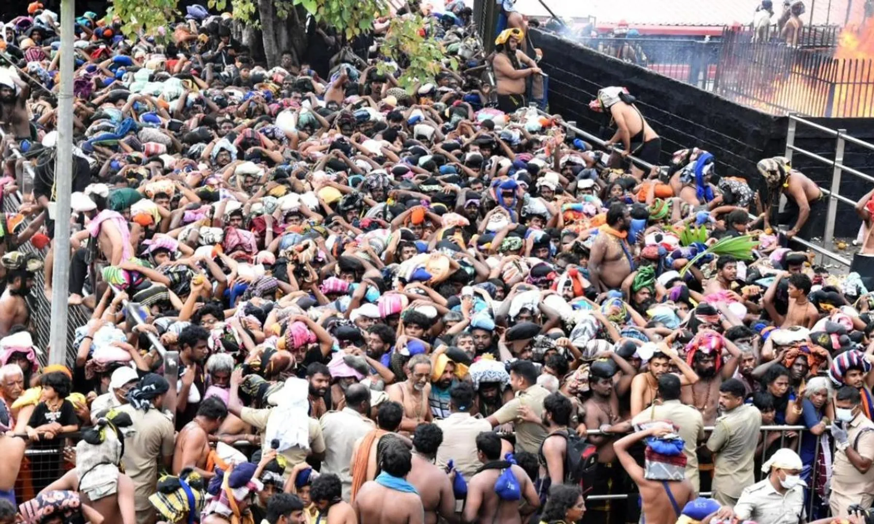  Kerala HC orders Sabarimala to limit on-spot darshan bookings to 5,000 daily 
