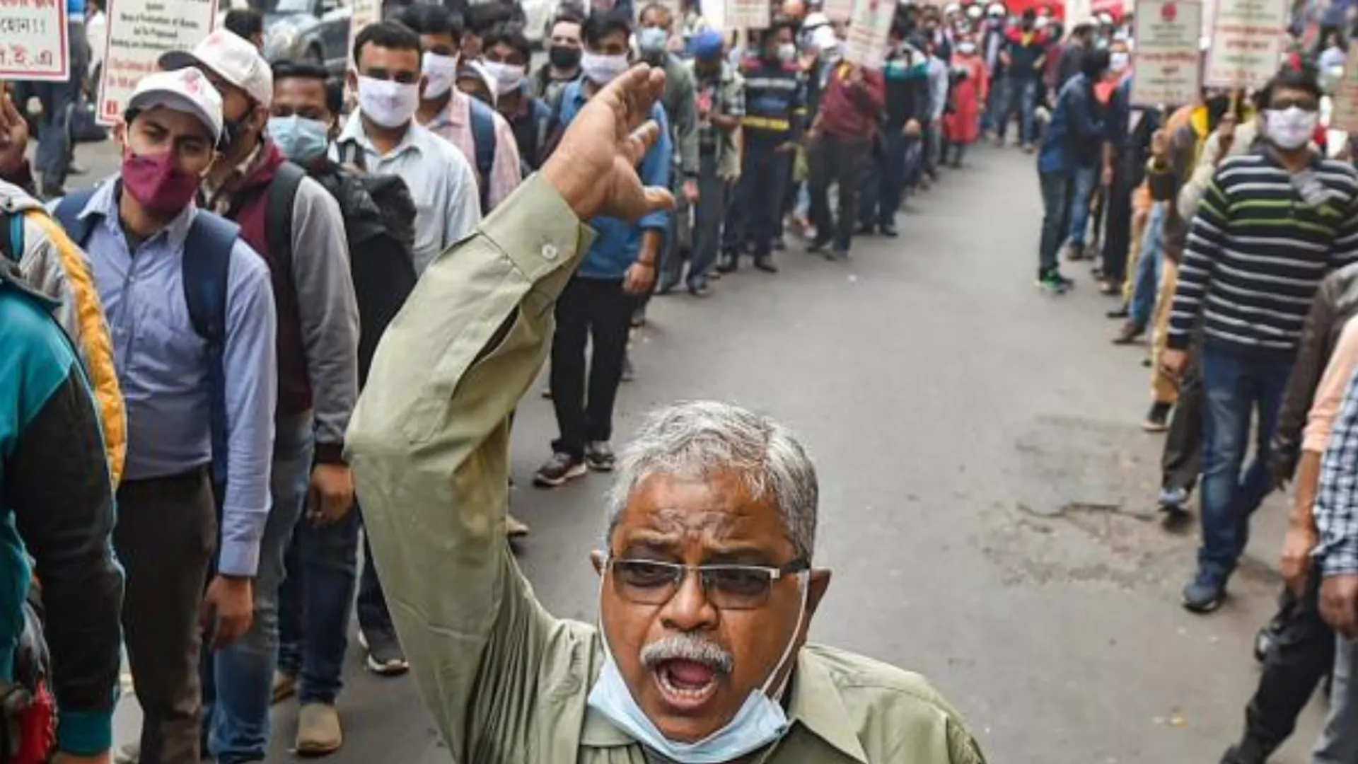  Uttarakhand bans strikes in state government services for the next six months 