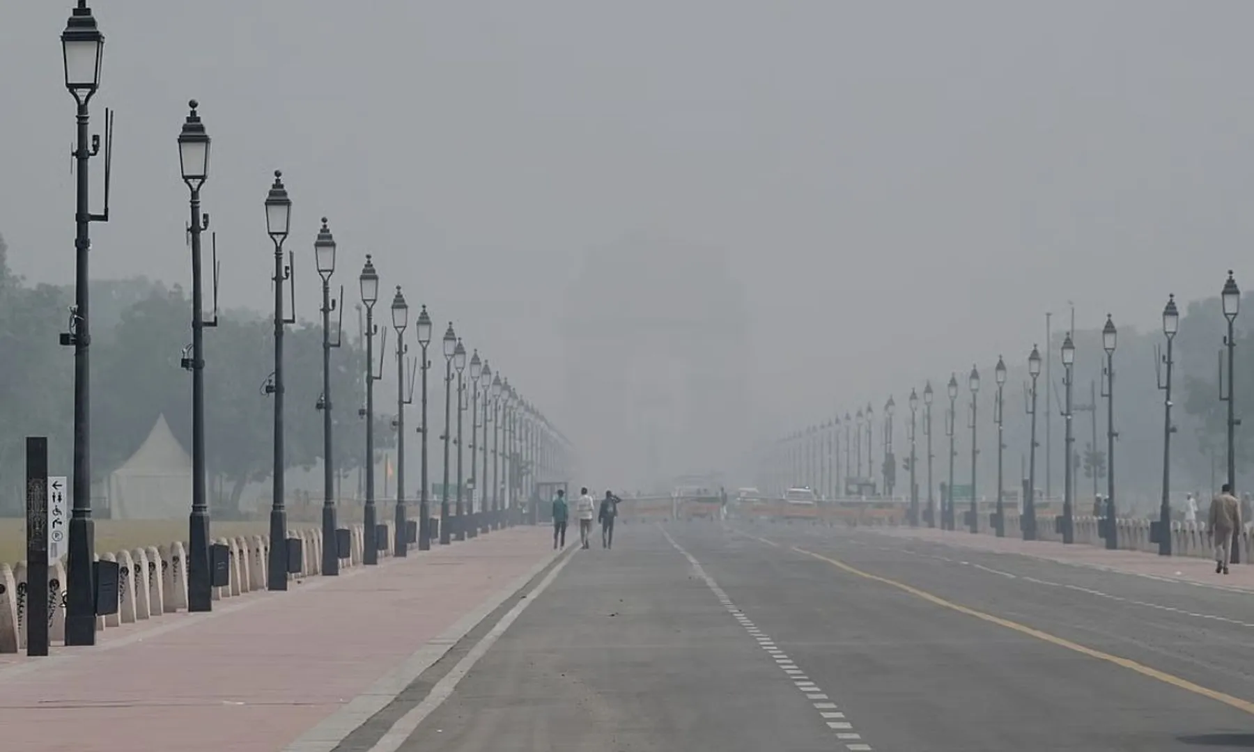  Mumbai to set strict GRAP rules if AQI crosses 200; meanwhile, Delhi is breathing 400 AQI air 