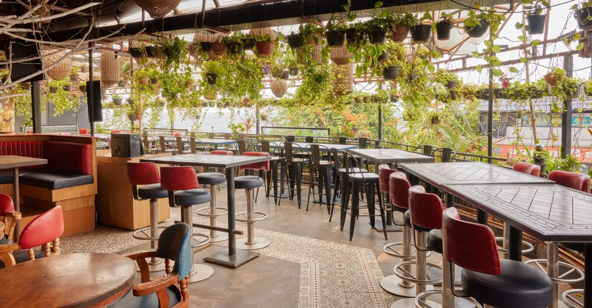  Mumbai restaurant fined ₹50,000 for charging mandatory service fee 