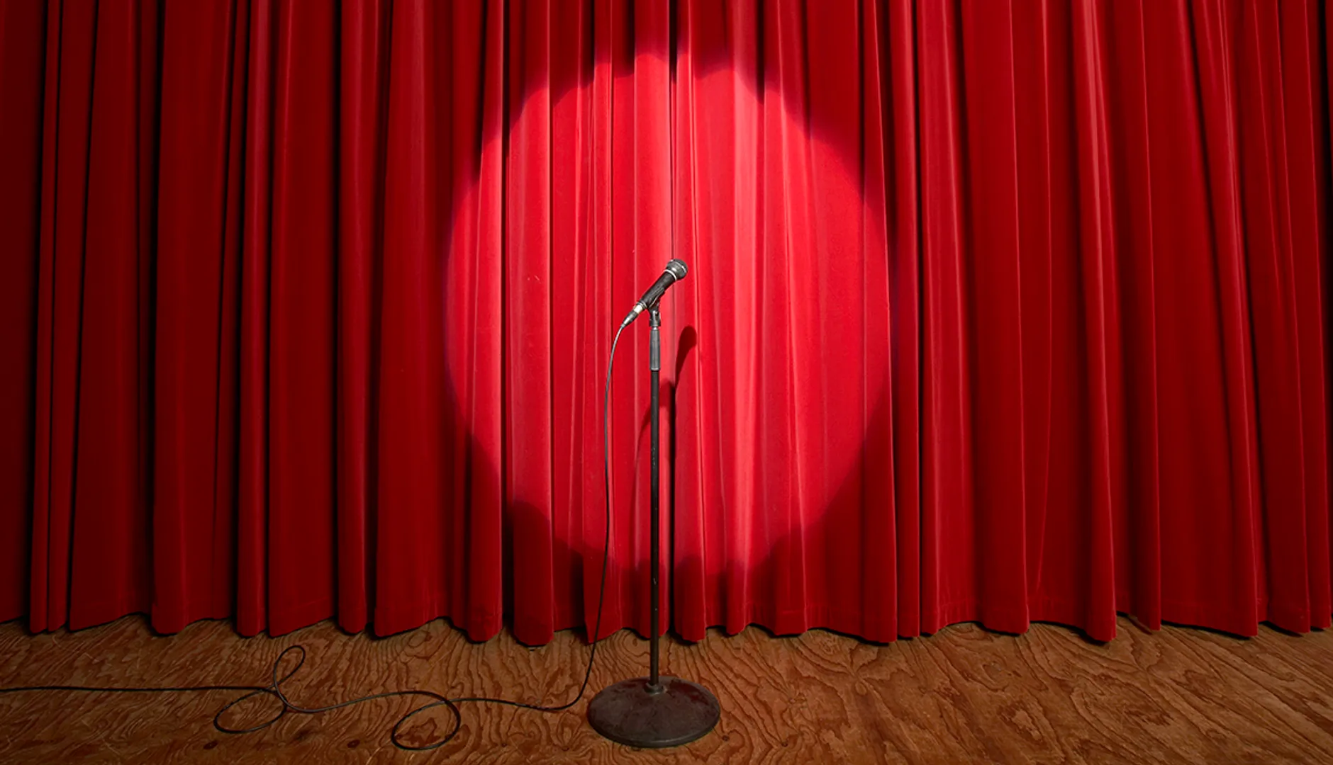 What is the entire 'Standup-Comedian' outrage about? Here is an overview: