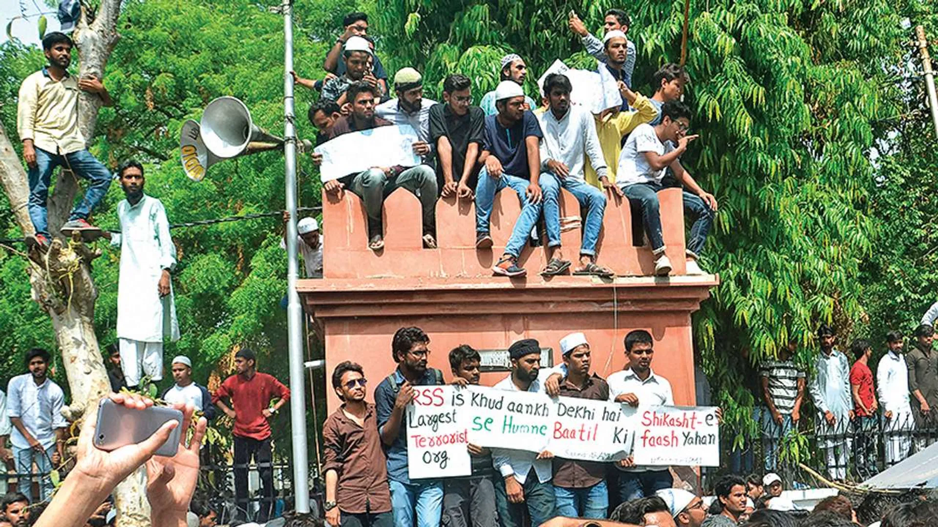Forced to wear hijab, girls in AMU subject to abuses for supporting CAA, but nobody stood by them
