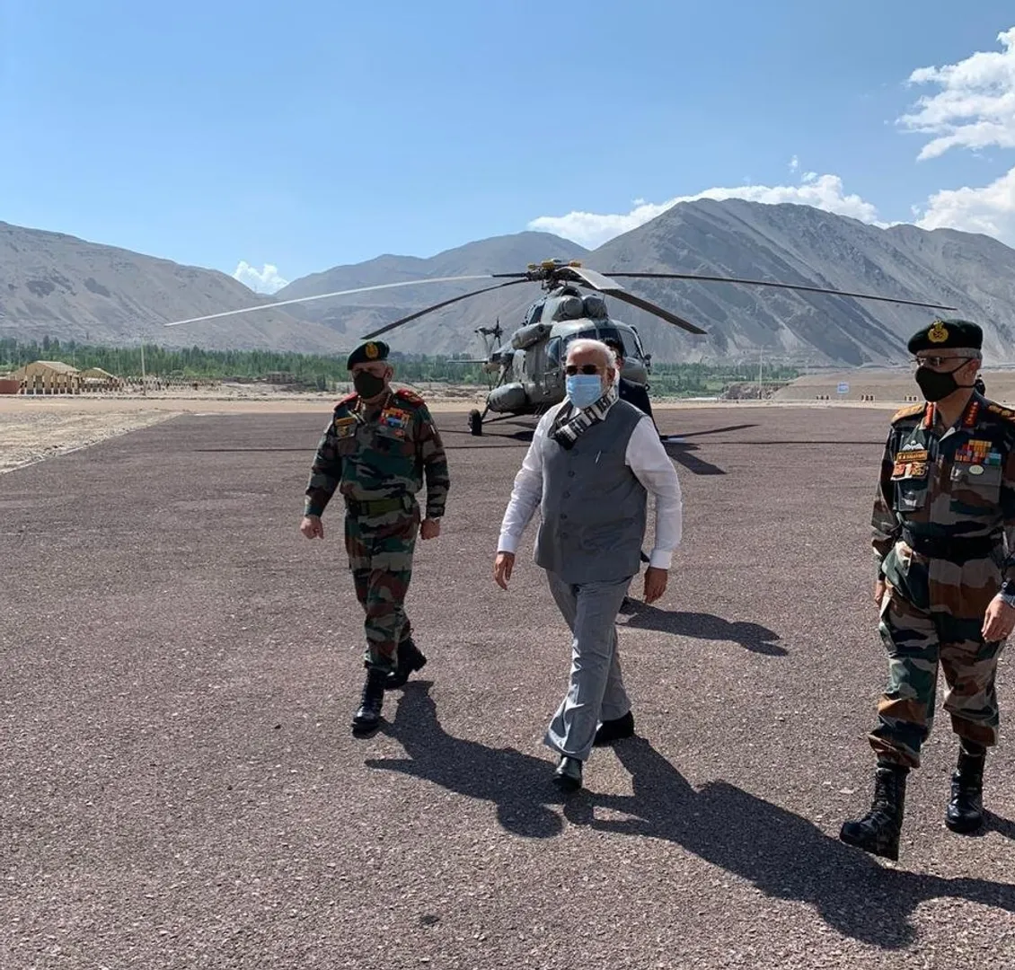 PM Modi makes a surprise visit to Ladakh amidst India-China standoff, sends strong message.