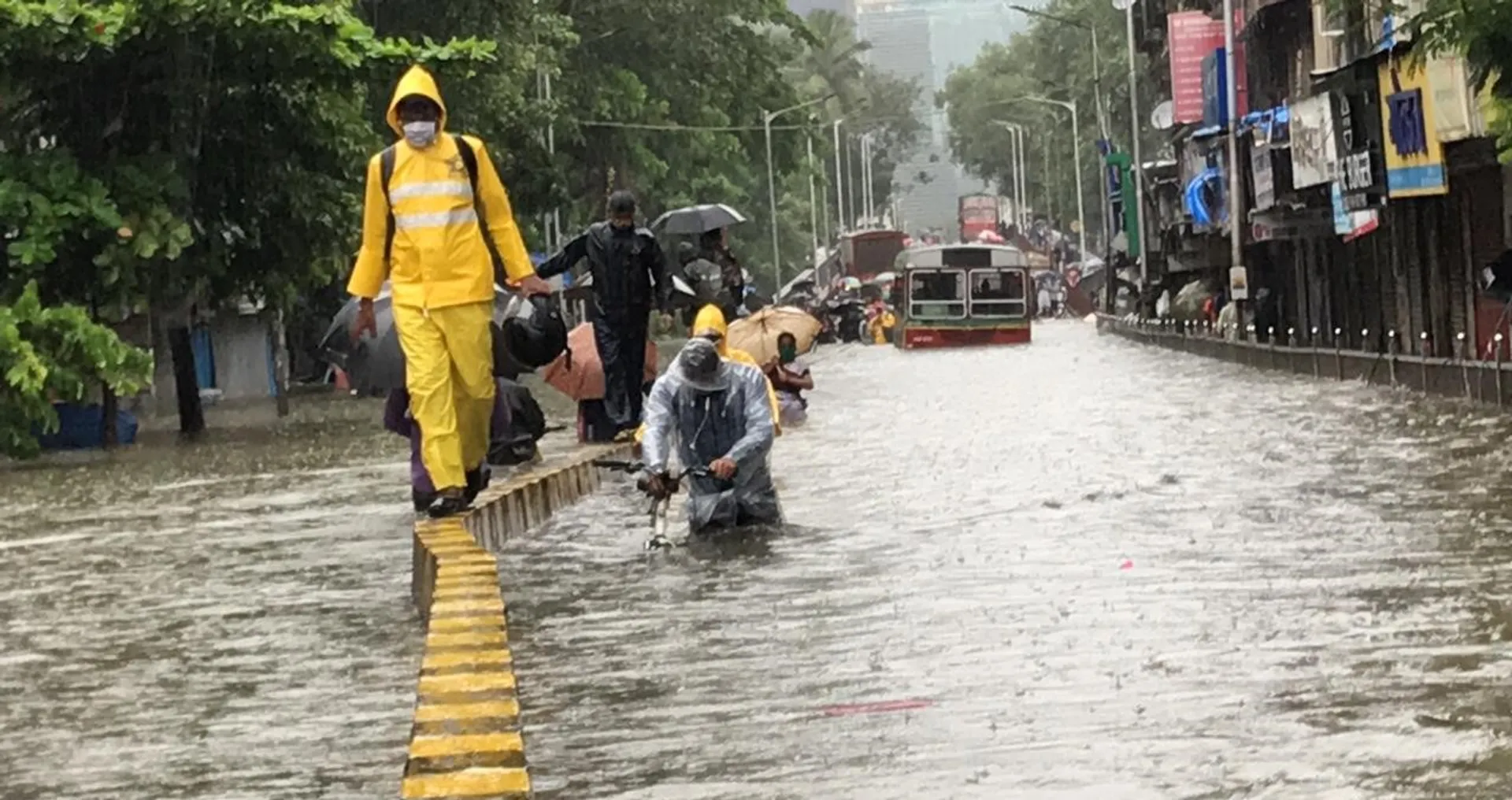 No public transport, no roads, no electricity and no government: Mumbai rains shut city again