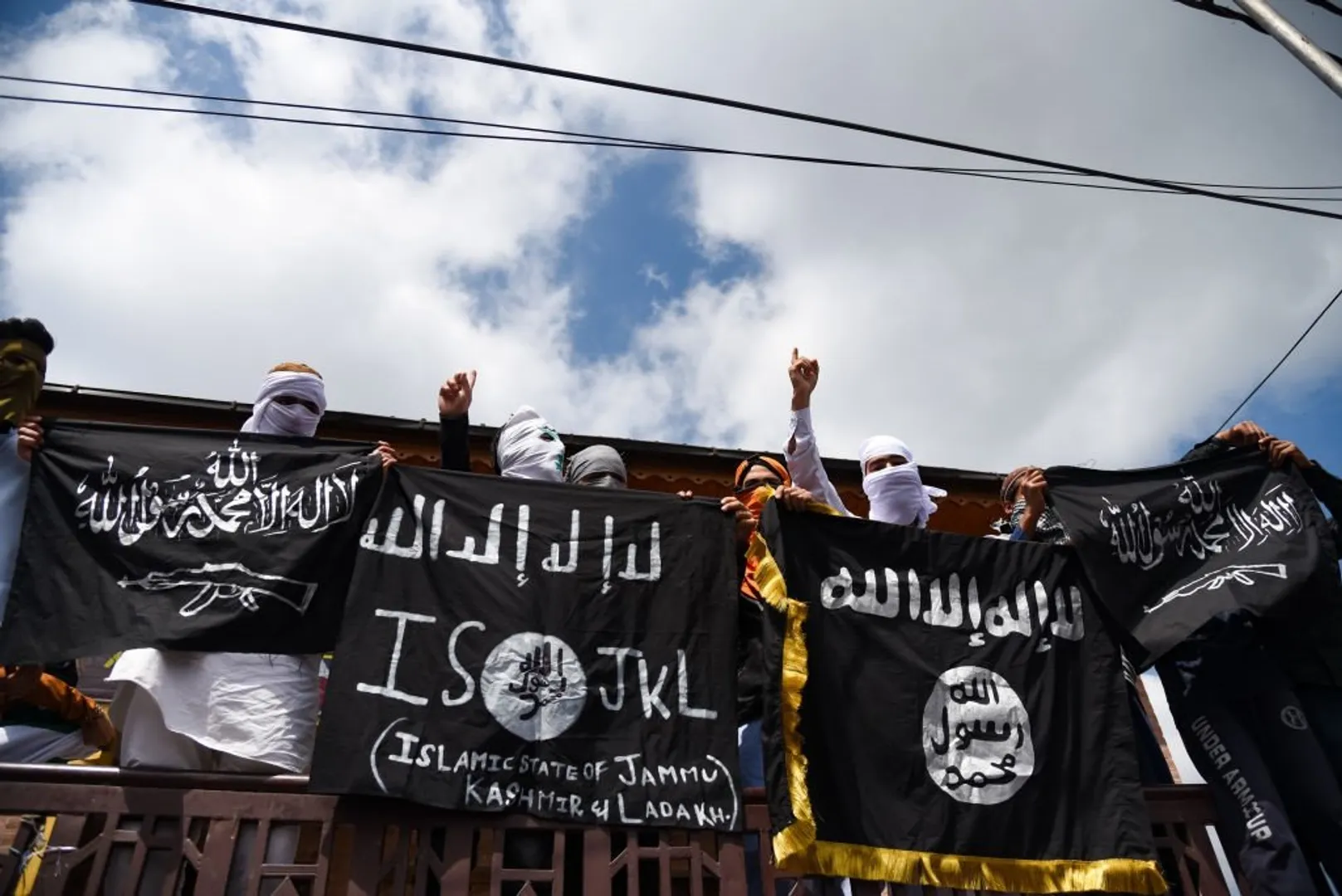 Al-Qaeda is now recruiting muslim youths online and planning a terrorist attack in West Bengal: IB report
