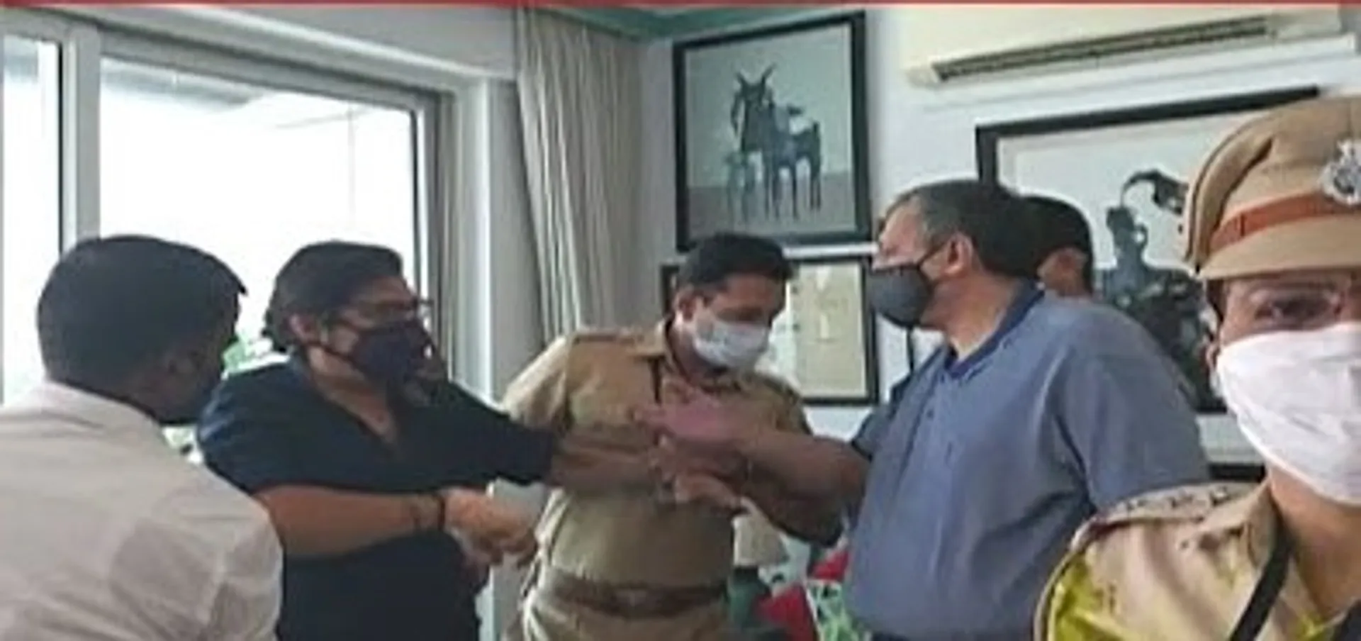 Arnab Goswami assaulted, arrested at home by Shiv Sena’s Police: BJP and PMO call it an ‘Emergency’ in state