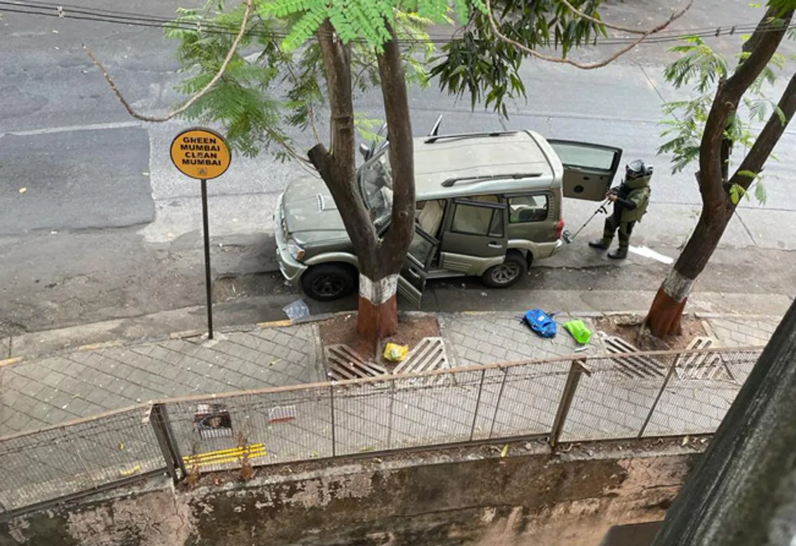 Bomb Mystery outside Ambani's home deepens: Owner of car found dead, Case handed over to ATS