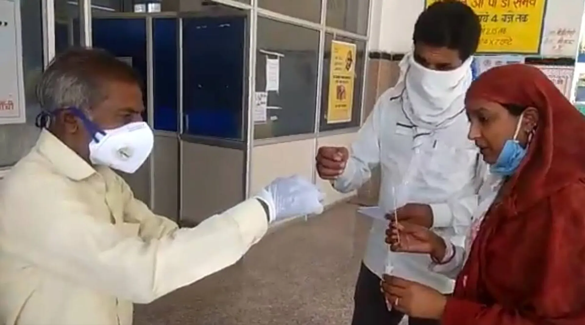 Gardener collects swabs at MP hospital, teaches people ‘self-testing’ due to Medical staff shortage