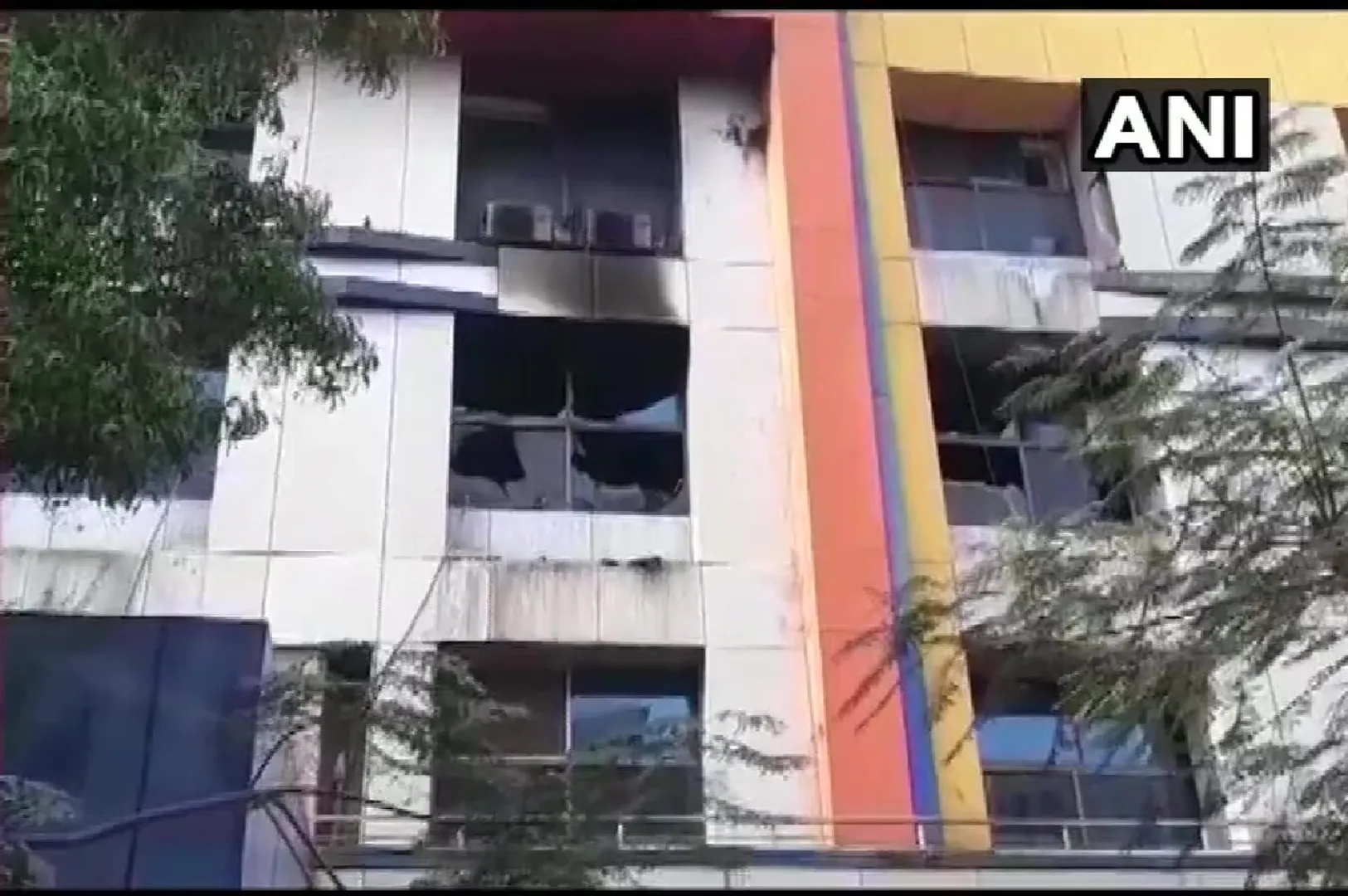 Fire break's out at a Covid hospital located in Virar, Maharashtra;  casualties reported
