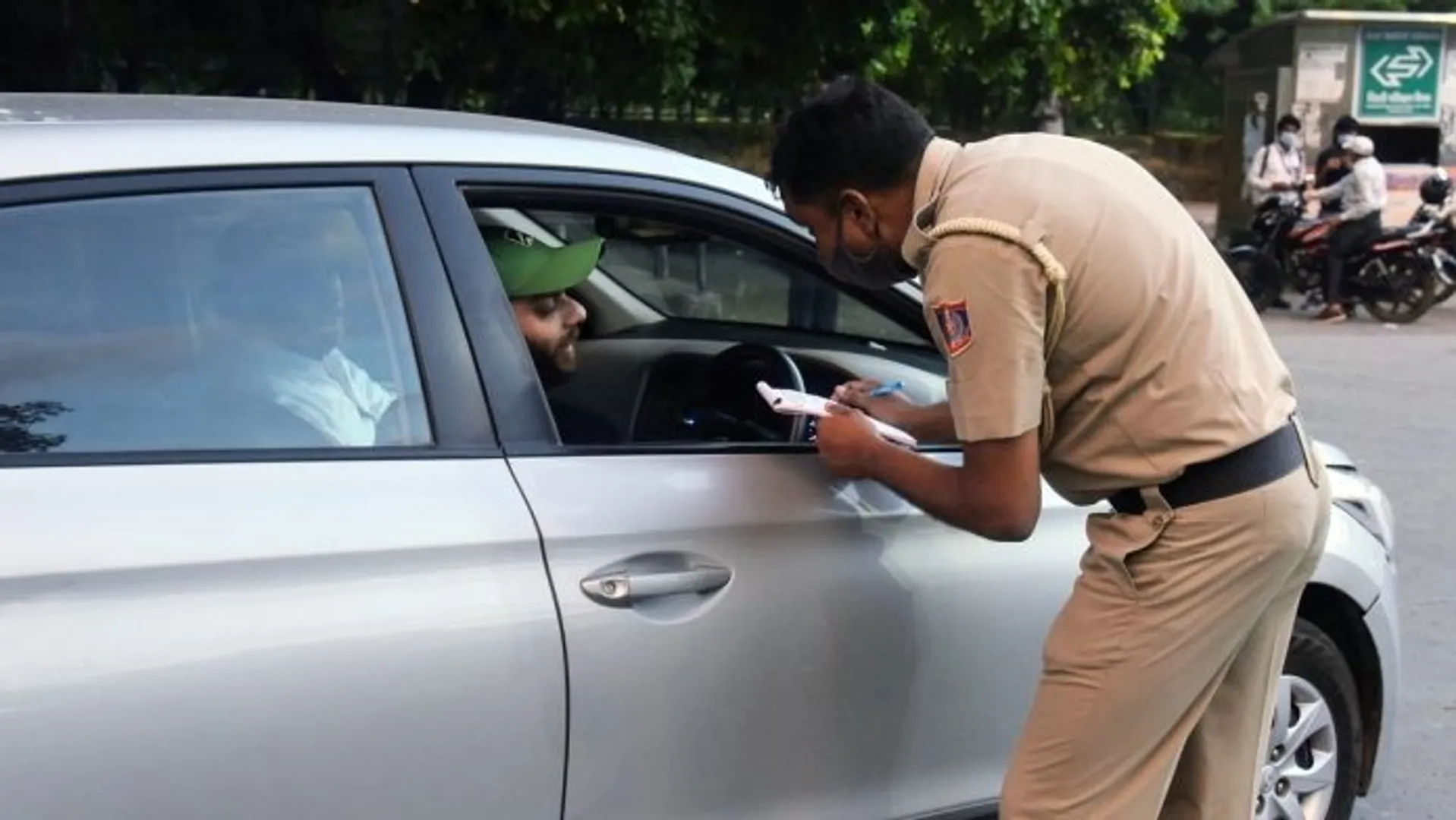 Delhi High Court now orders lone drivers to wear  mask, people were outraged