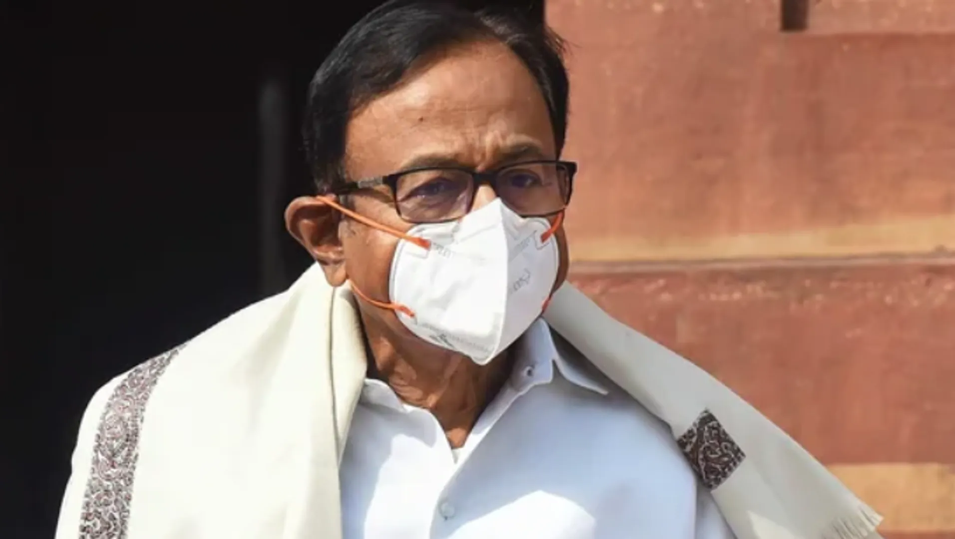 Chidambaram questions centre on decline in daily vaccine jabs