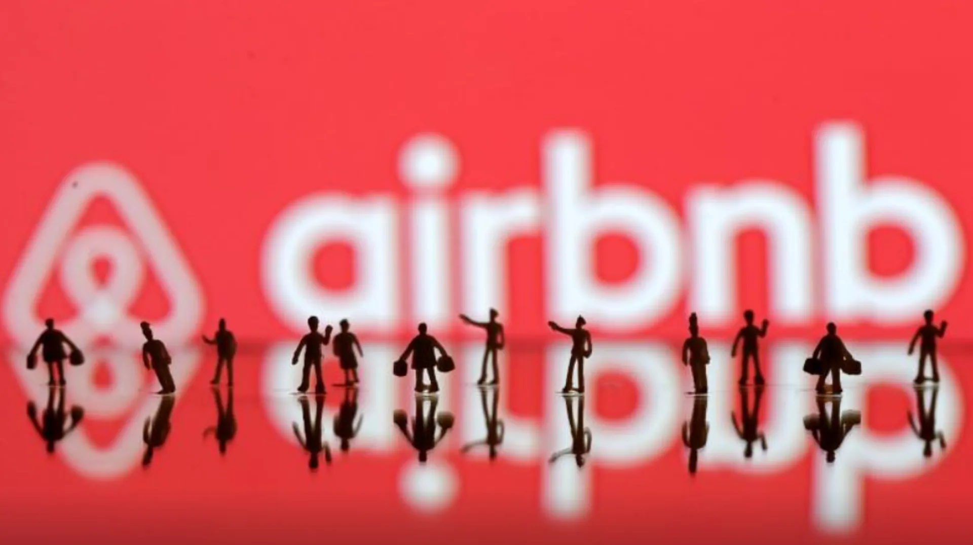 Airbnb will help in housing 20,000 Afghan refugees