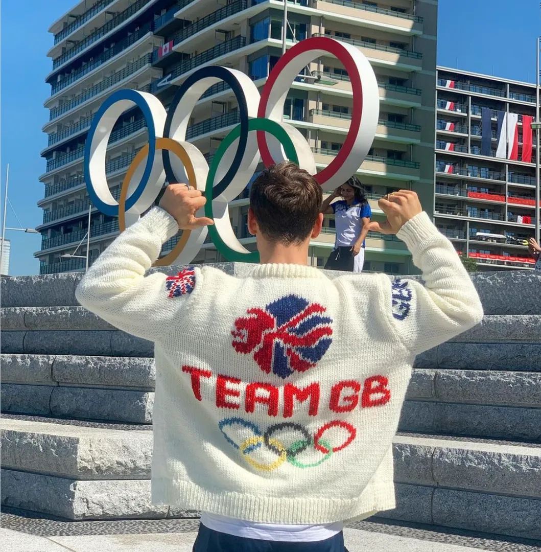 Gold medallist, Tom Daley, finishes his Olympic cardigan and its winning the internet; see pics