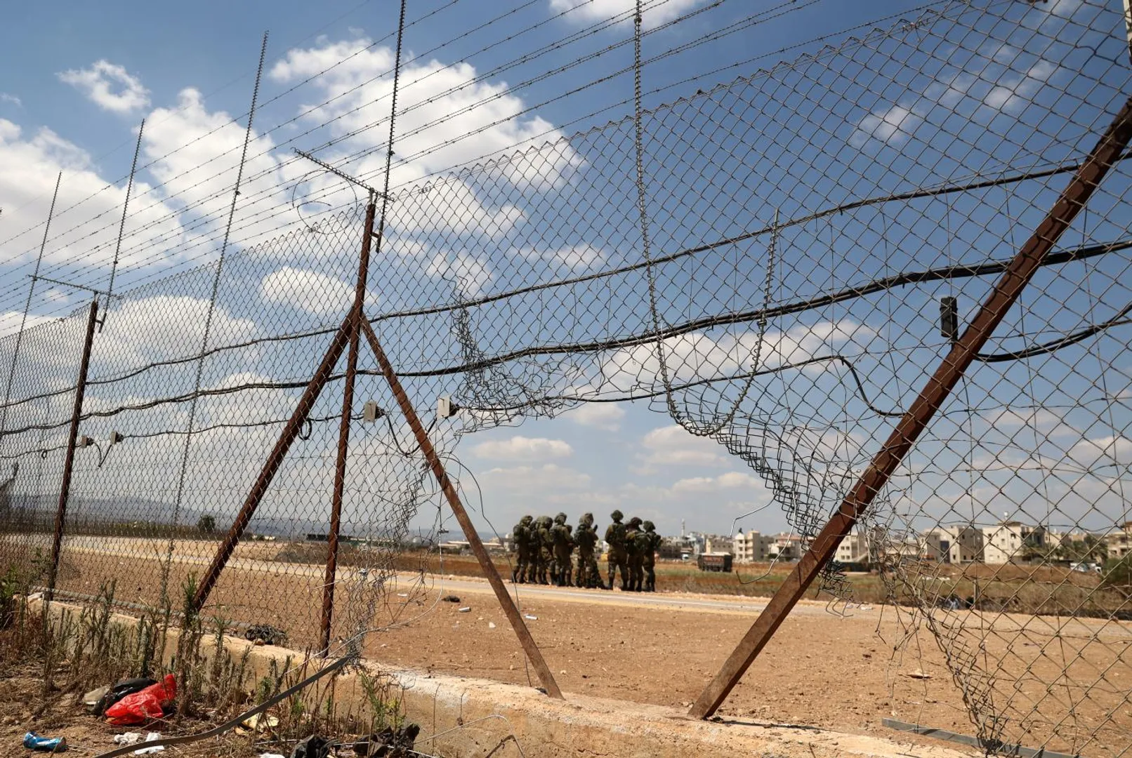 6 Palestinian prisoners escape from high-security facility in Israel by digging out tunnel with ‘spoons’