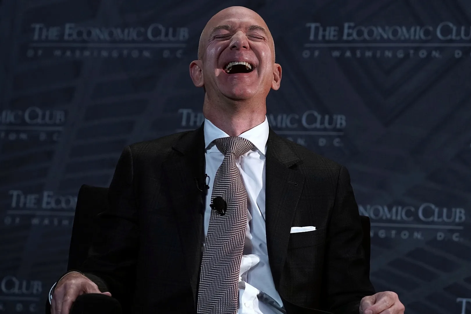 Not wanting to get old or die, Jeff Bezos is now funding immortality & age-reversal research startup