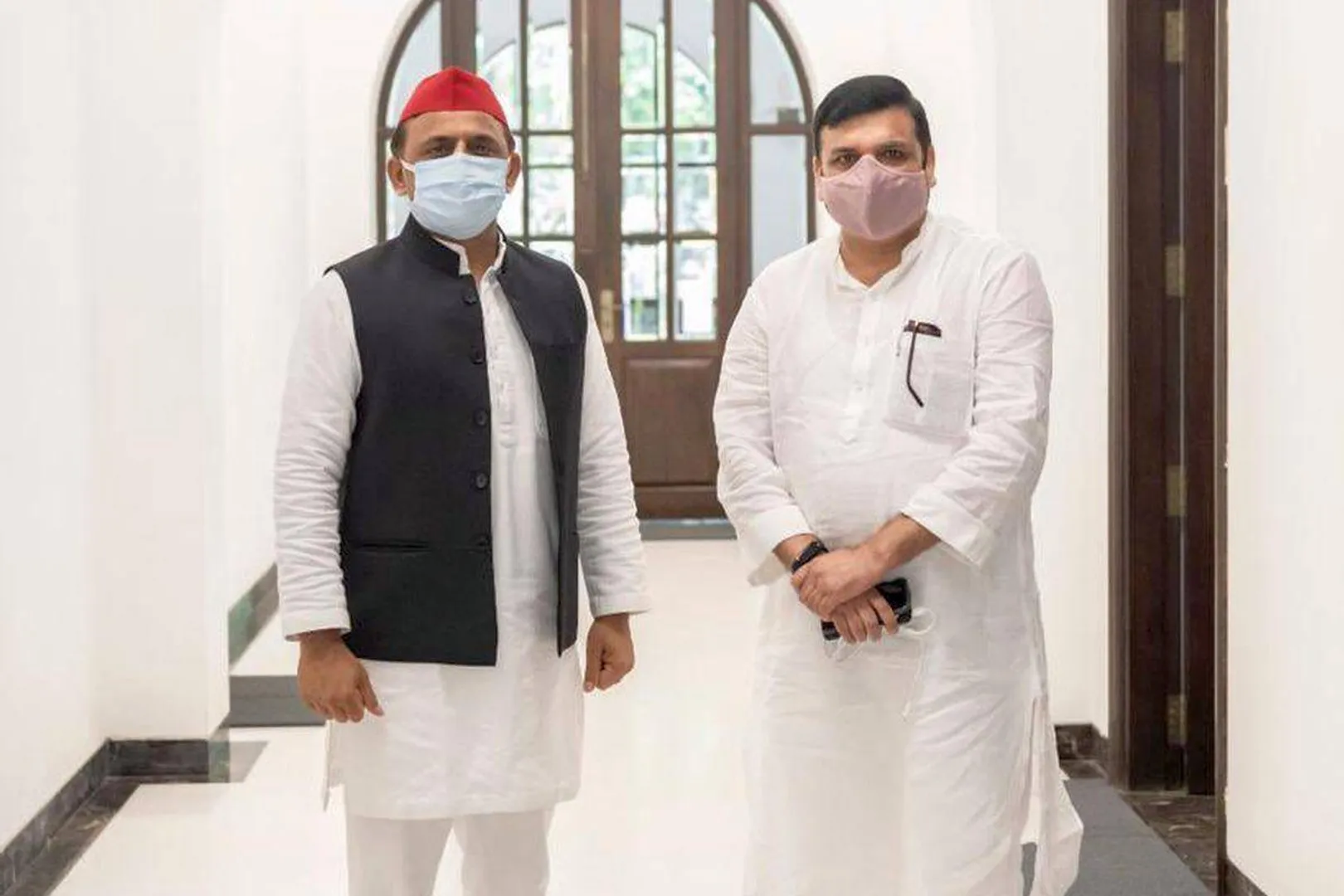 AAP heading for alliance with SP for UP polls: Sanjay Singh and Akhilesh Yadav discuss seat-sharing