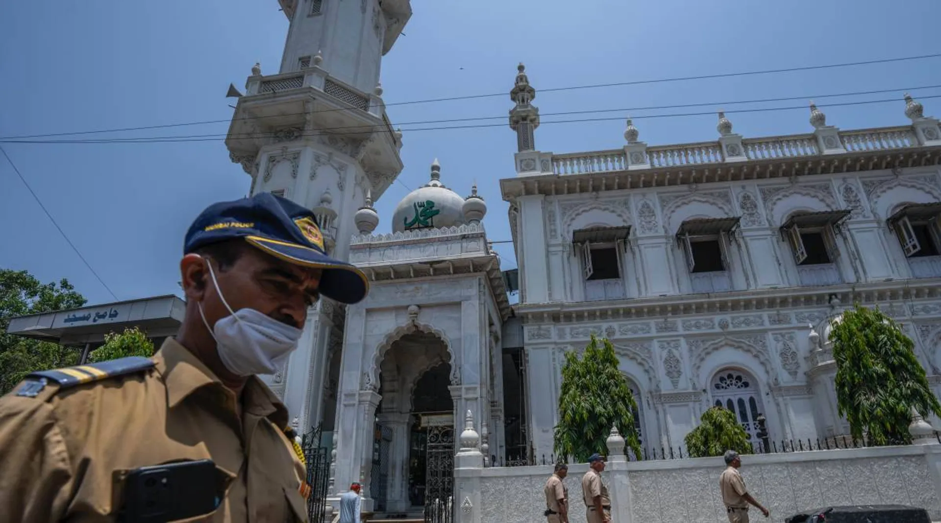 'Loudspeakers in mosques is not fundamental right' says Allahabad HC, but Mumbai Police gives permits