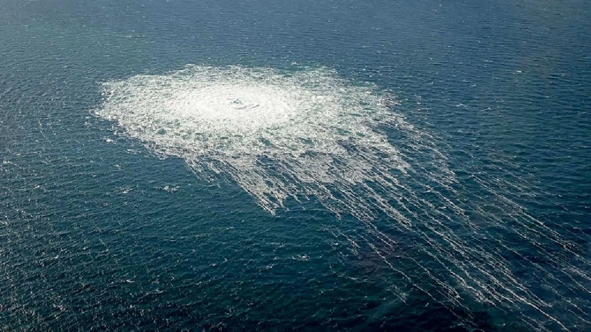 Nord stream-2, Under-ocean Gas Pipeline from Russia to Europe Sabotaged: Gas leak spotted