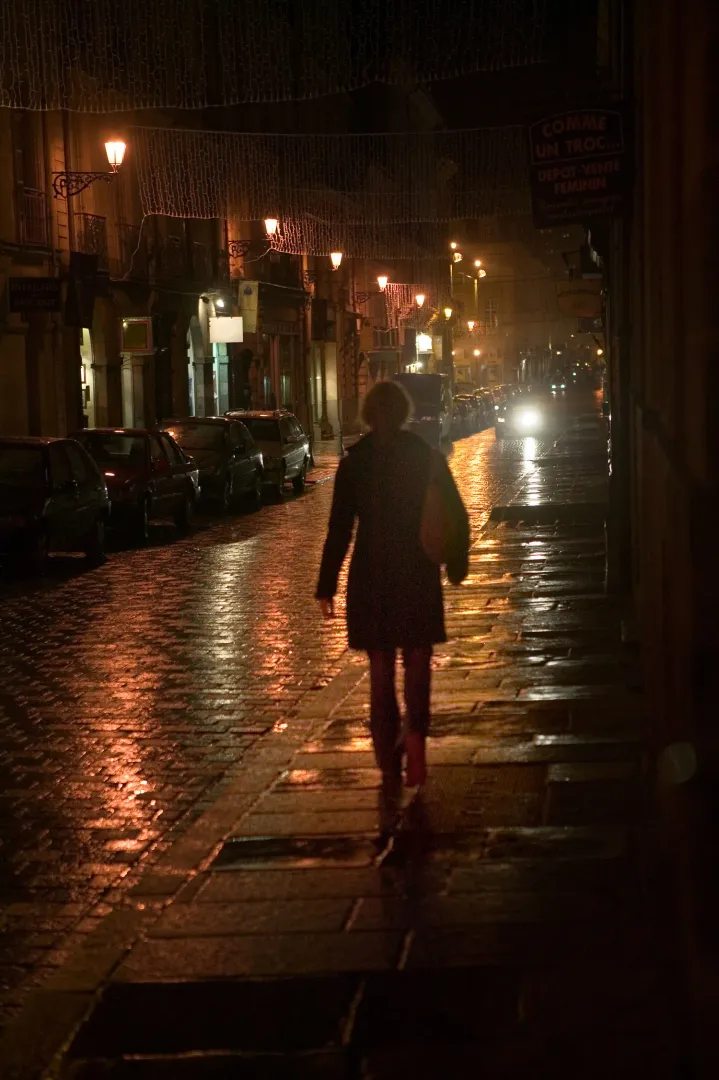 Woman kidnapped from bus-stop, raped and tortured with iron rod in Delhi NCR for 2 days
