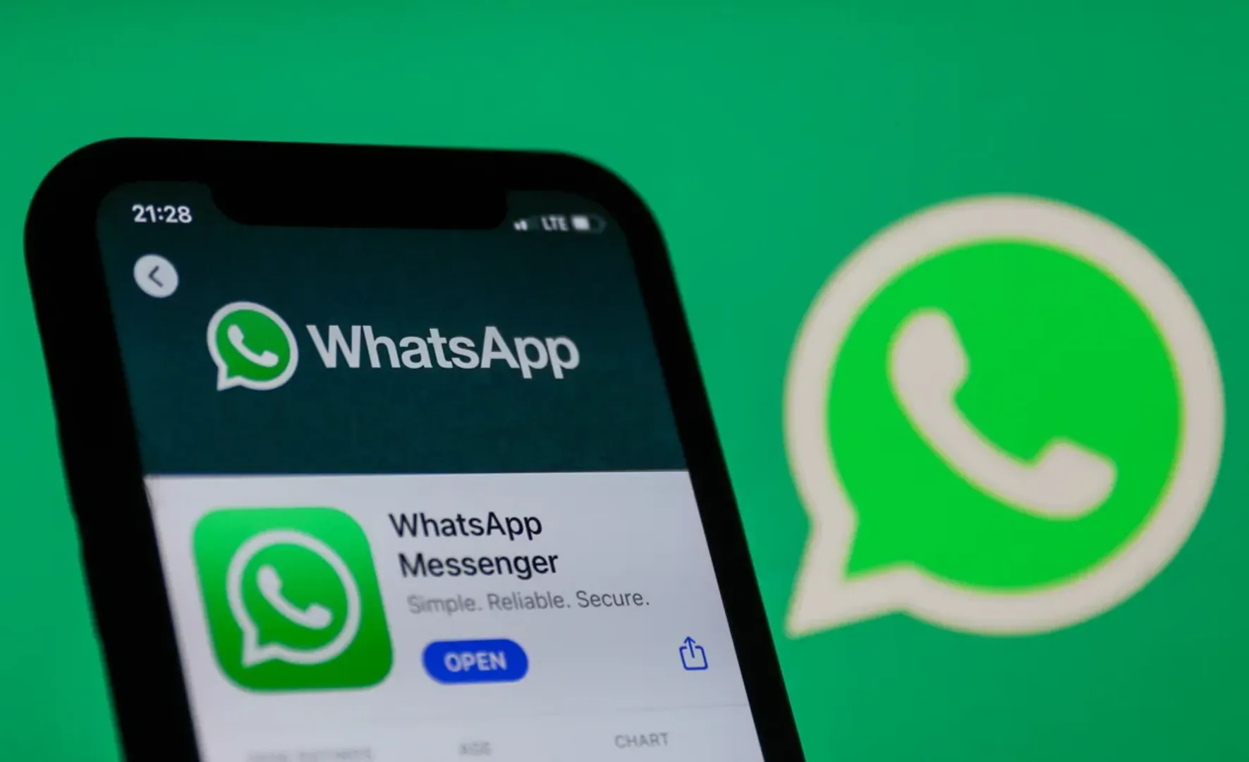 WhatsApp will soon block you from taking screenshots of chats, begins Beta testing