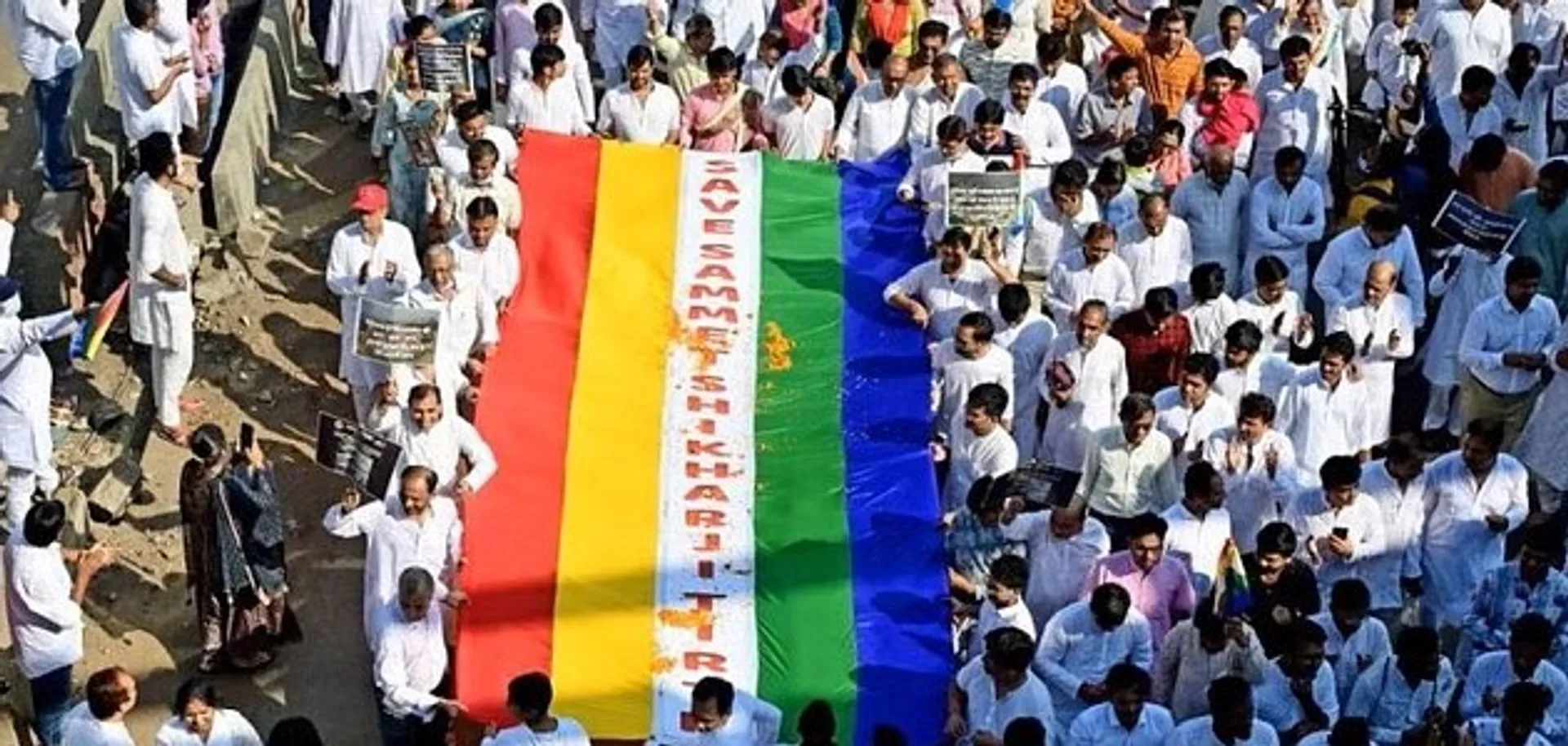 <strong>Jain protests fuels as priest on fast dies, task force employed in Gujarat</strong>