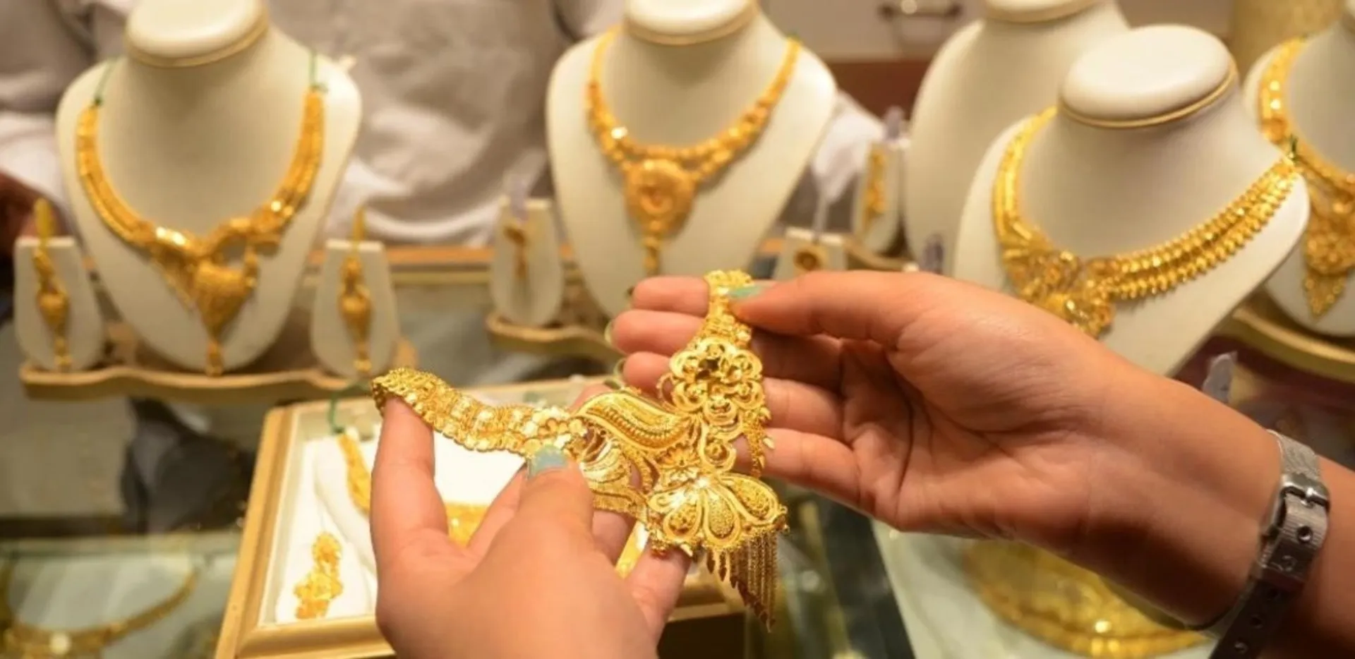 Gold price hits lifetime high, to cross Rs 60,000 mark for first time next week