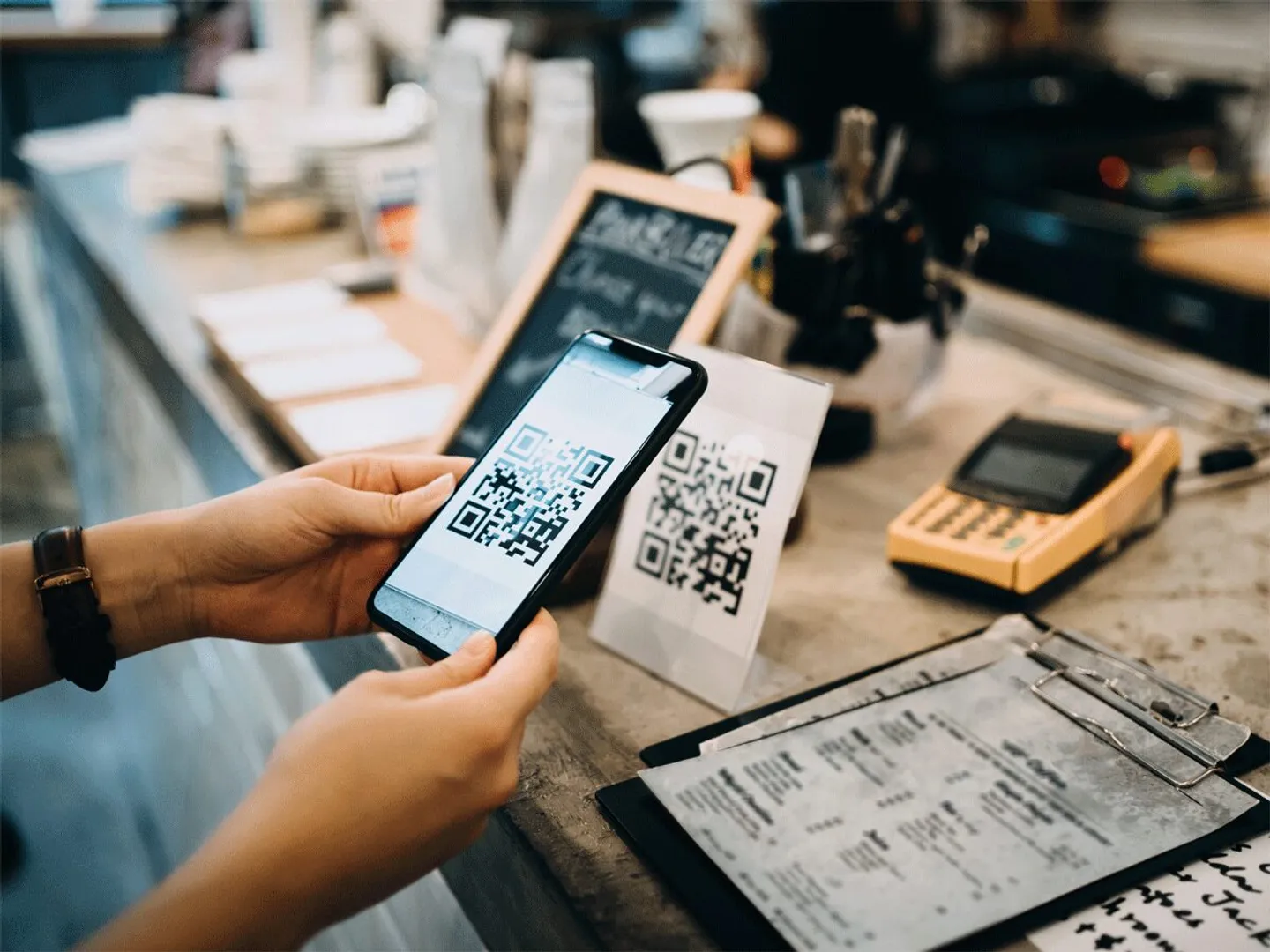 Shopkeepers can no longer ask for your mobile numbers: Govt issues advisory for 'data privacy'