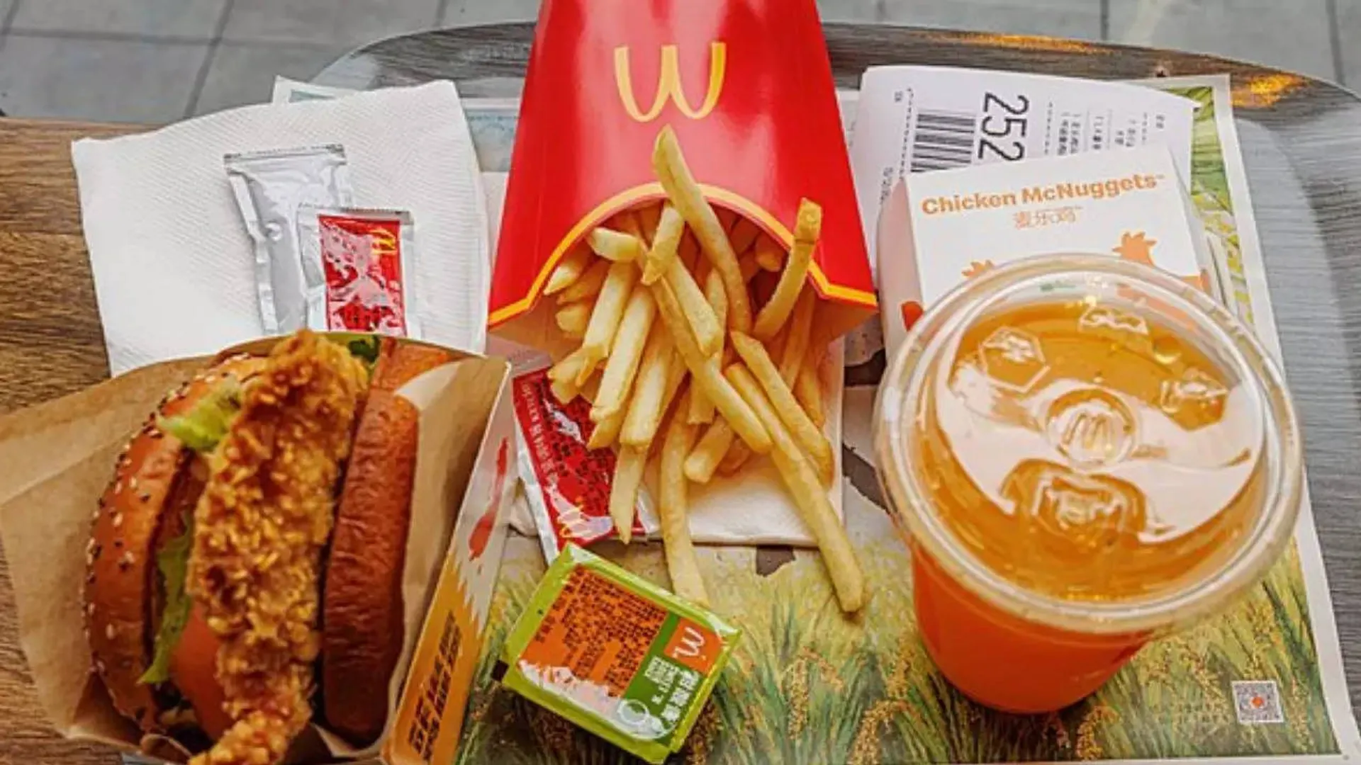 Toronto couple surprises wedding guests with McDonald's meals
