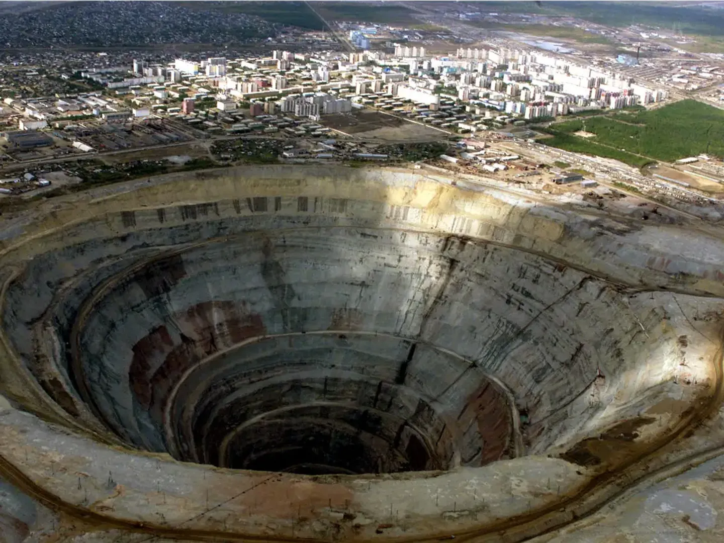 China begins drilling 10-kilometer-deep hole in Earth's crust to reach planet's cretaceous system
