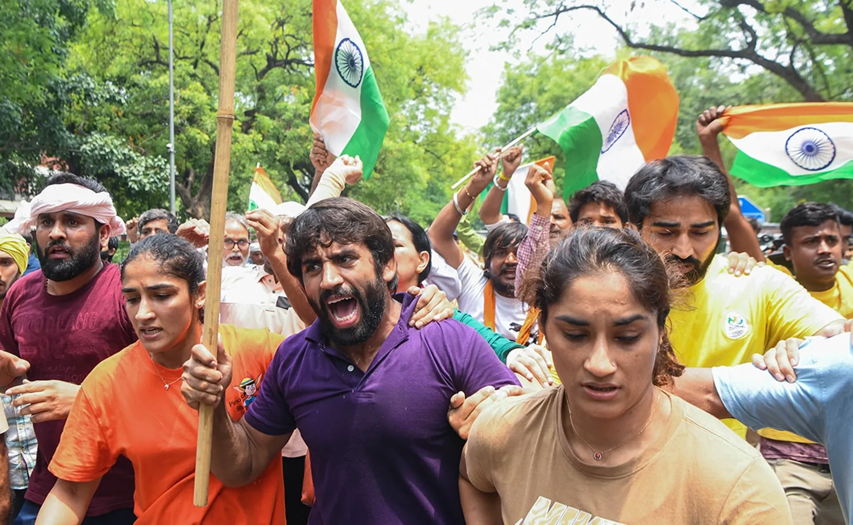 Protesting wrestlers meet Anurag Thakur, defer protests till 15 June