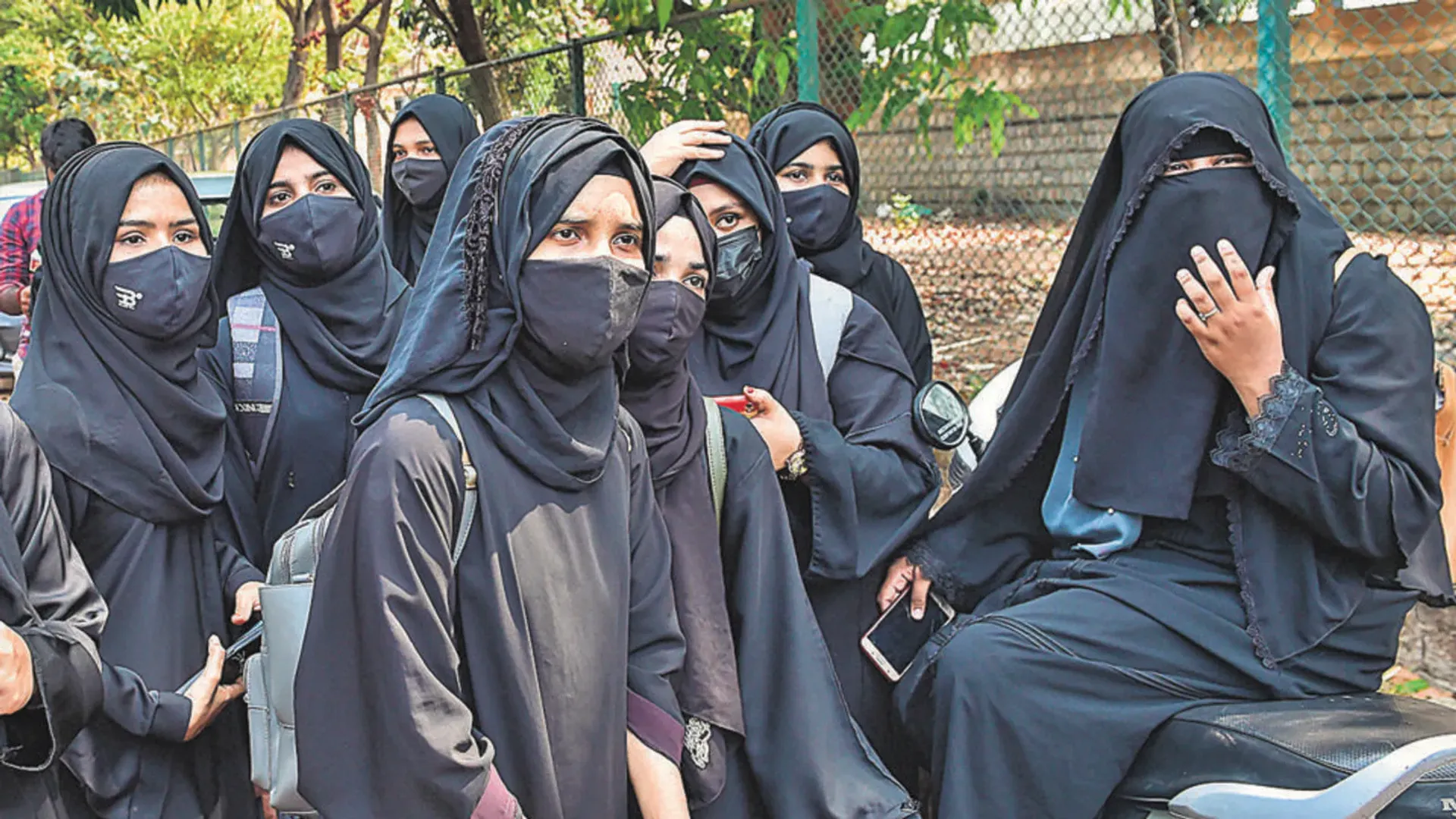 Controversy erupts as Mumbai college bars burqa-wearing students' entry