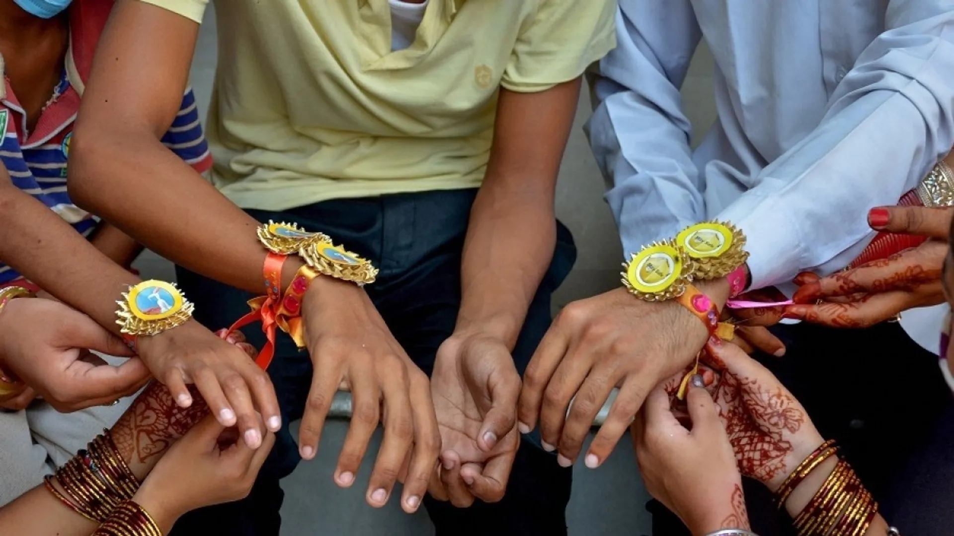 1000-feet-long Rakhi from Madhya Pradesh paves its way into the Guinness Book of World Records
