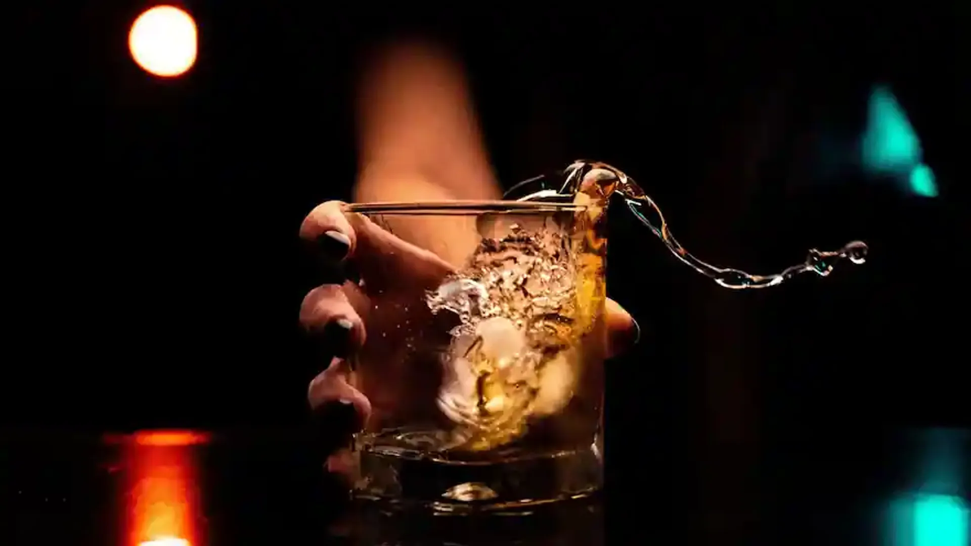 WHO urges higher taxes on alcohol and sugary drinks