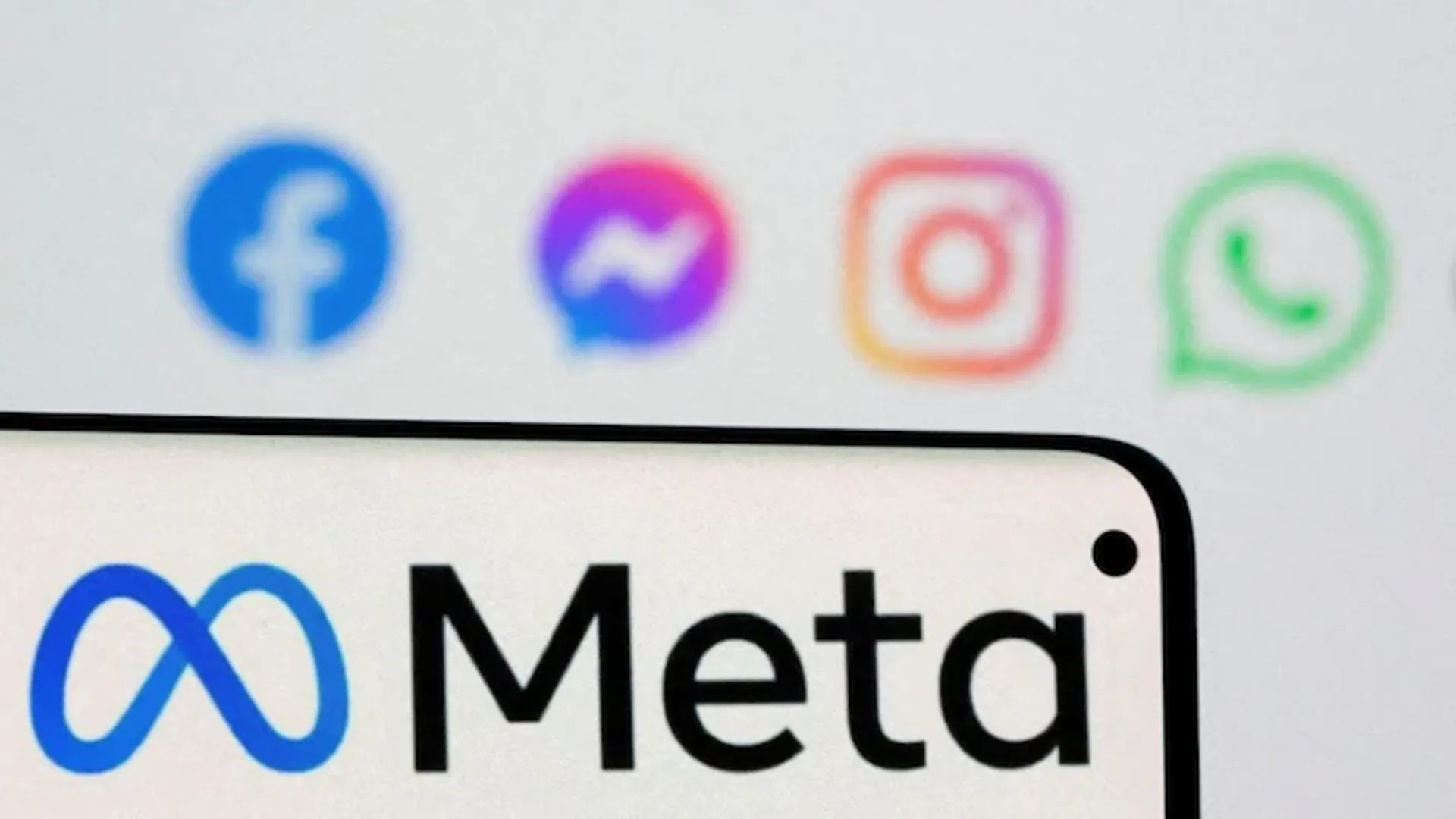 Lawsuit alleges that more than 100,000 children receive sexually explicit content on Facebook and Instagram