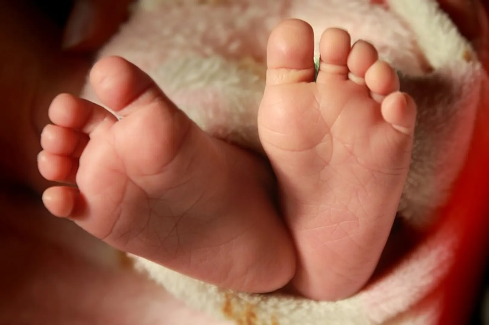 Andhra man poisons 18-month-old daughter due to her dark skin tone