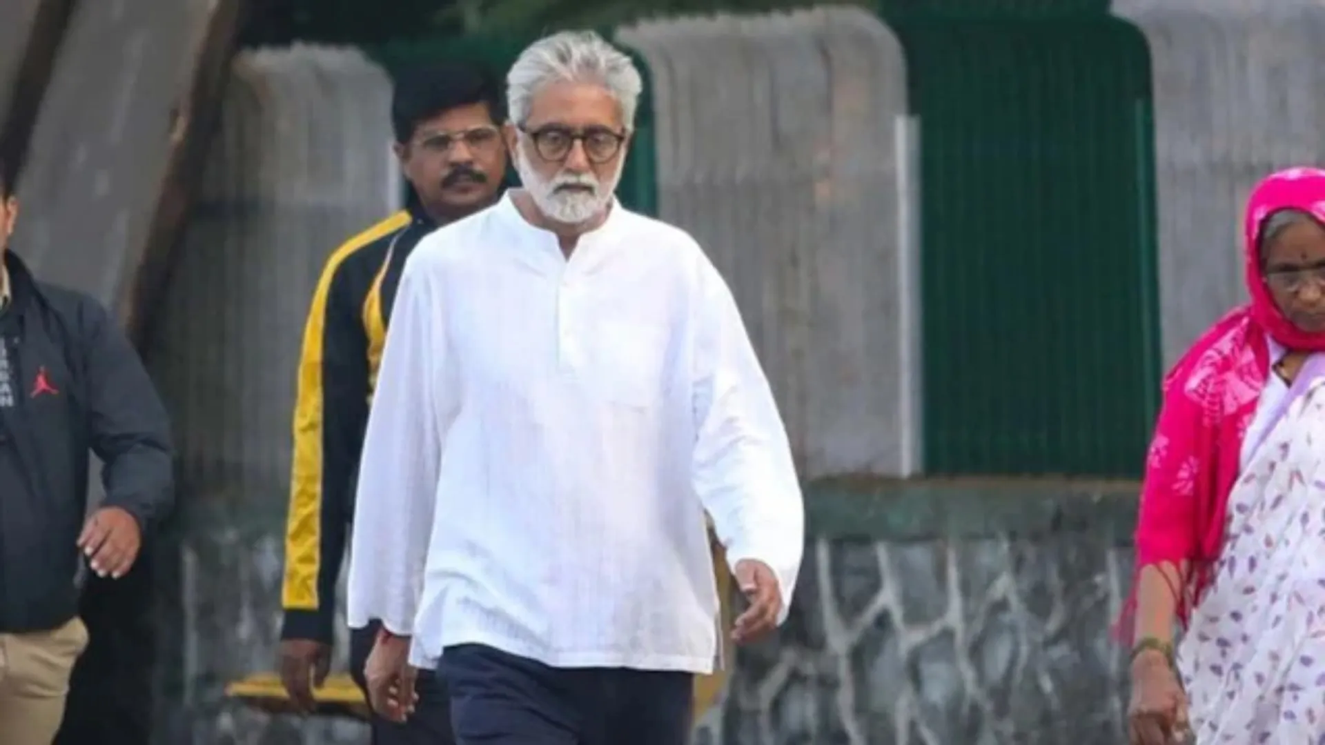 Bhima Koregaon case: SC releases Gautam Navlakha on bail, stating trial might "take years"