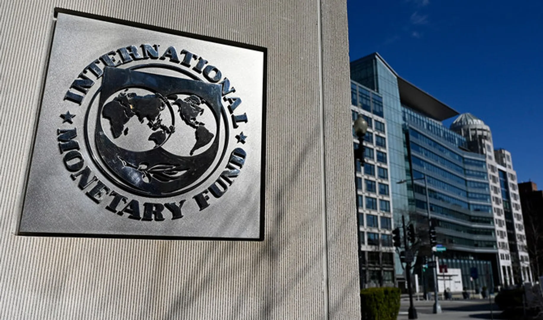 IMF board approves settlement worth around $800 million for Argentina