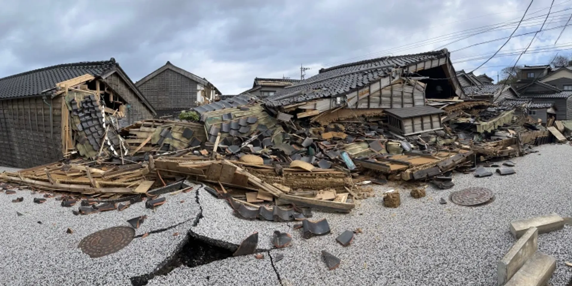 7.1 magnitude earthquake in Japan quake shakes the country, Fear of tsunami