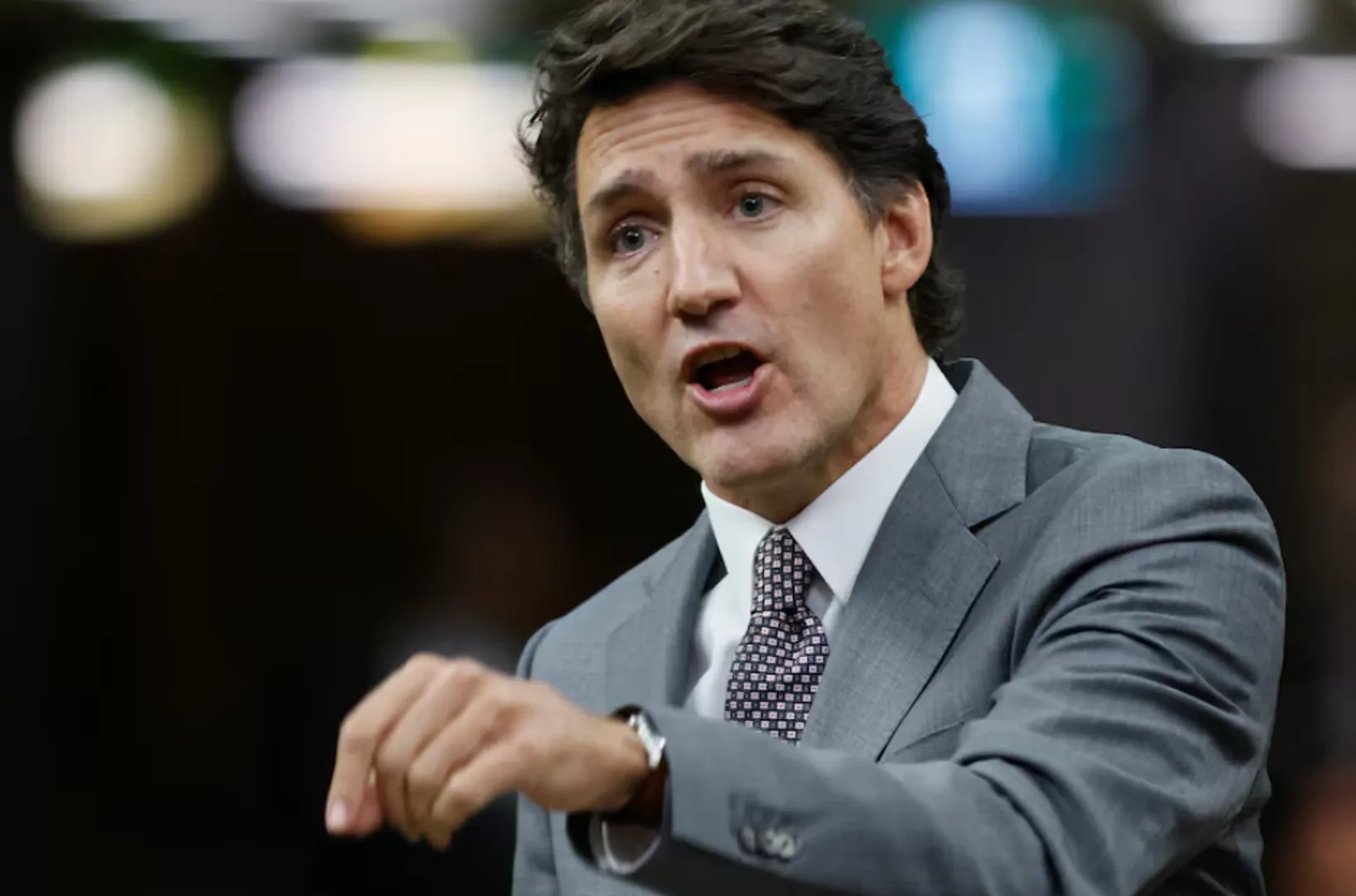 Canadian lawmakers seeking to overthrow Trudeau amidst rising discontent