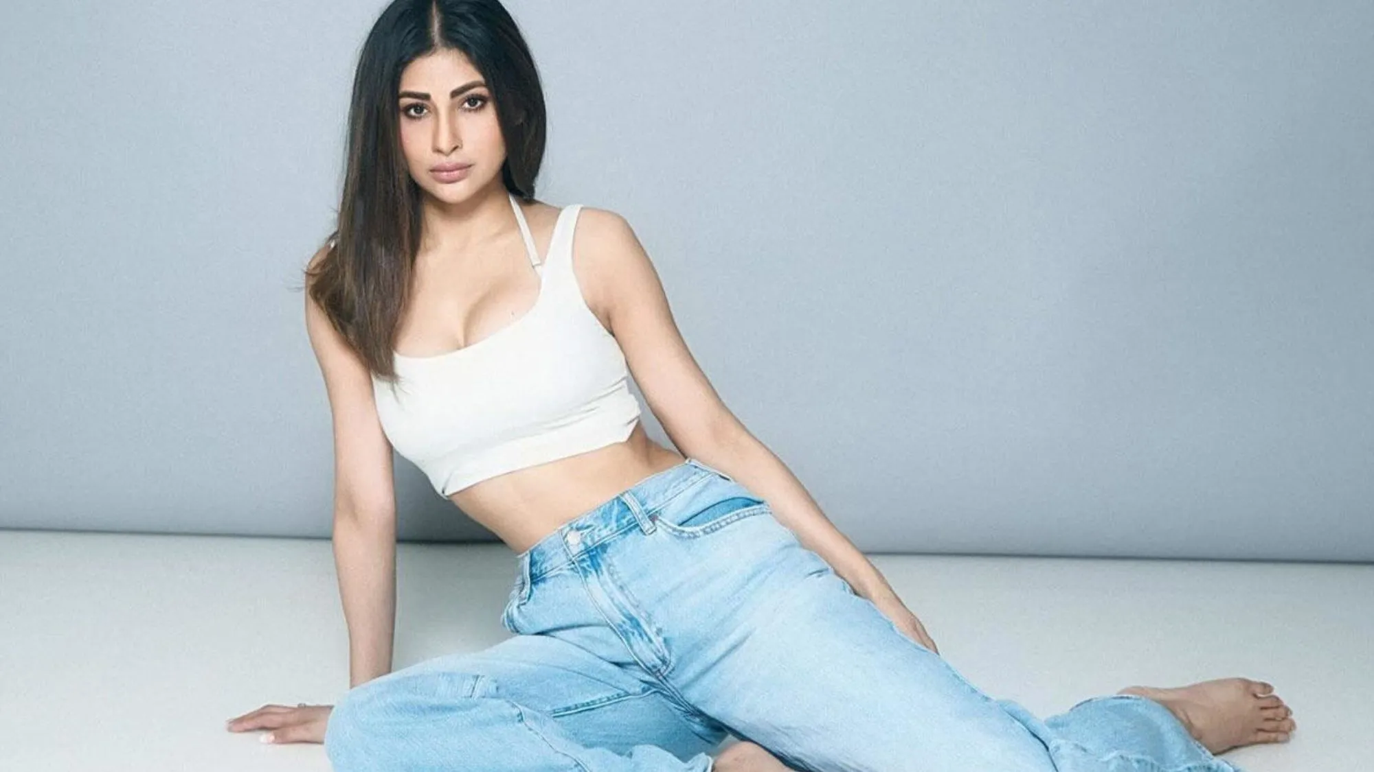 Mouni Roy 