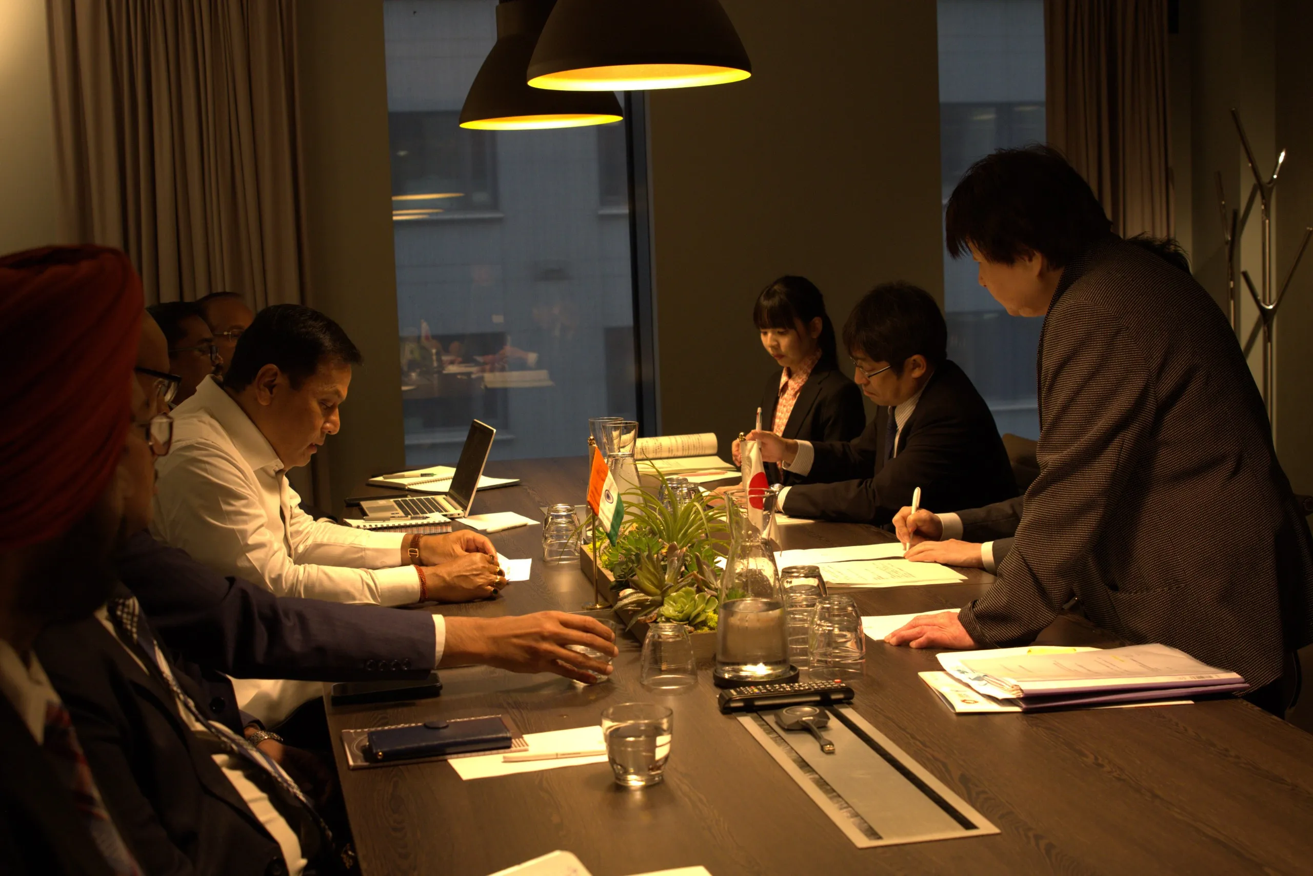 সামুদ্ৰিক সম্পৰ্ক অধিক শক্তিশালী কৰাৰ লক্ষ্যৰে ন'ৰৱেত সৰ্বানন্দ সোণোৱালৰ জাপানৰ মন্ত্ৰীৰে আলোচনা