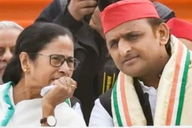 অখিলেশকে জোর করে হারানো হয়েছে, অভিযোগ মমতার