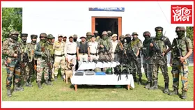 অশান্ত মণিপুৰত ১২ উগ্ৰপন্থীসহ বুজণ পৰিমাণৰ অত্যাধুনিক অবৈধ মাৰণাস্ত্ৰ জব্দ...