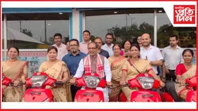 চামগুৰিত উপস্থিত কেন্দ্ৰীয় পঞ্চায়ত আৰু কৃষি বিভাগৰ মন্ত্ৰী শিৱৰাজ সিং চৌহান