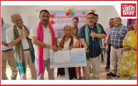 কাজলগাঁৱত ৬০ বছৰৰ উৰ্ধৰ ২২ গৰাকী আশা কৰ্মীলৈ ৰাজ্য চৰকাৰৰ এককালীন আৰ্থিক সাহাৰ্য্য প্ৰদান