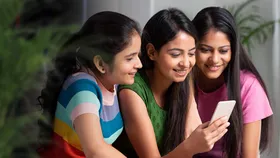 Jio Vs Voda Vs Airtel: মাথায় হাত জিও-এয়ারটেলের! এত সস্তায় আনলিমিটেড কল-ডেটা? ভাবার বাইরে অফারের ঝলক