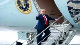 Donald Trump Air Force One:  মিসাইল হানাও রুখে দেবে! শত্রুপক্ষকে দুরমুশ করতে পারে 'এয়ার ফোর্স ওয়ান', ট্রাম্পের বিমানের সুবিধা জানলে চমকে যাবেন