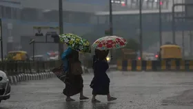 Kolkata weather   Update:পরপর নিম্নচাপ, লাগাতার বৃষ্টি দক্ষিণবঙ্গে, বর্ষার রুদ্র রূপ দেখবে বাংলা?